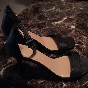 Black open toe heels size 8